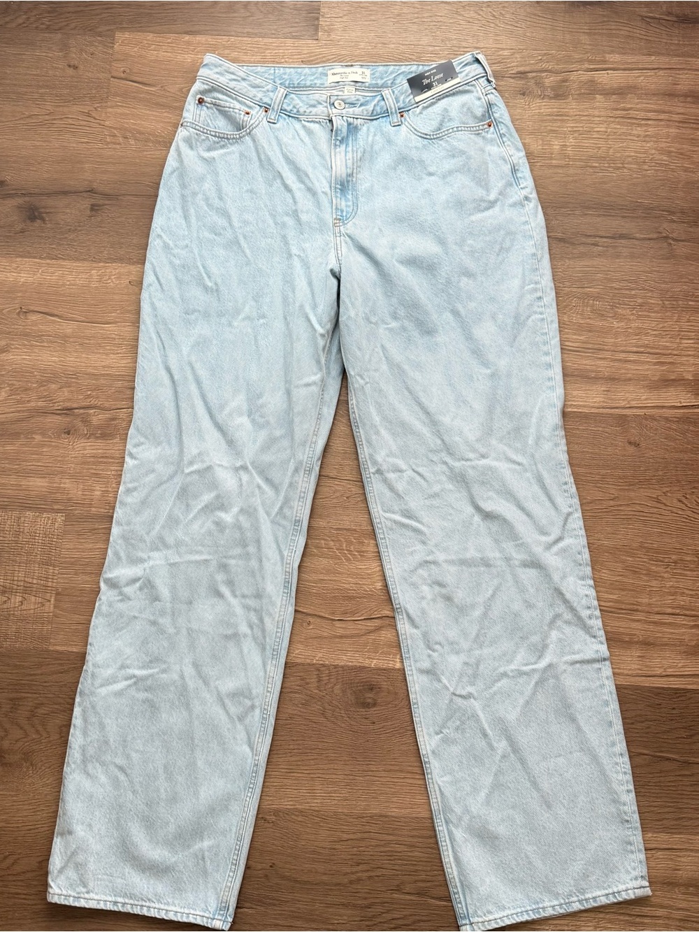 NWT Abercrombie Curve Love The Loose High Rise Jeans - extra long